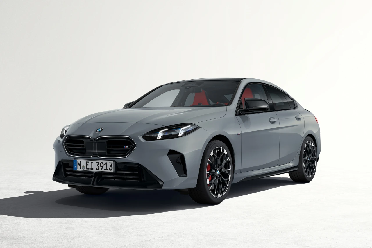 CGI Rendering von der Front eines dunkelgrauen BMW M2