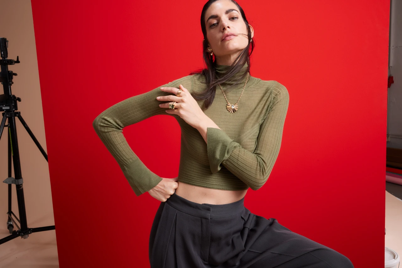 Foto von einem Model, es trägt Wempe Schmuck - nicht retuschiert