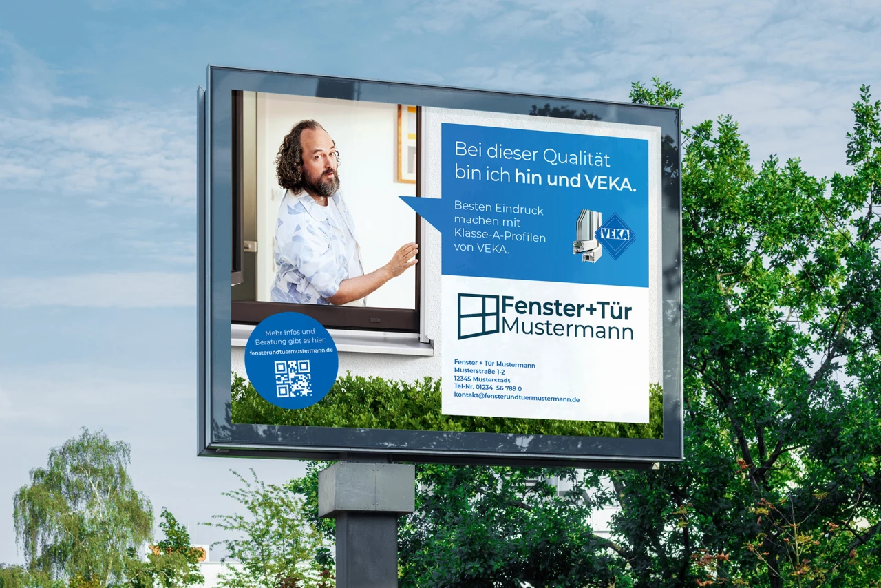 DOOH Cobranding Plakatanzeige in Form eines Roadside Plakats